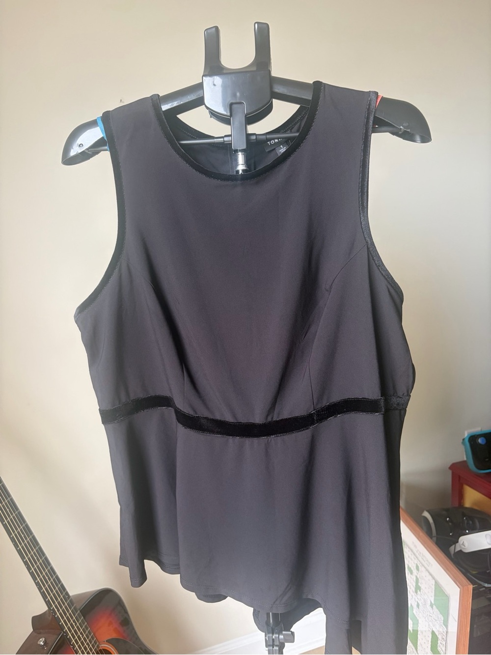 NWT Torrid Black Velvet Trim Asymmetrical Peplum Top 1X (14-16)